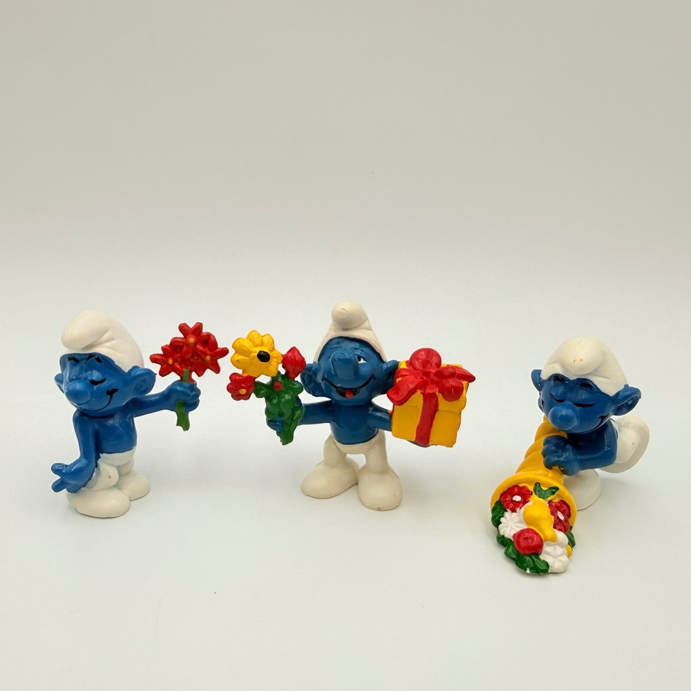 Vintage Schleich Peyo Smurfs PVC Figures Lot of 3 Flowers Gift Horn 1978-1981